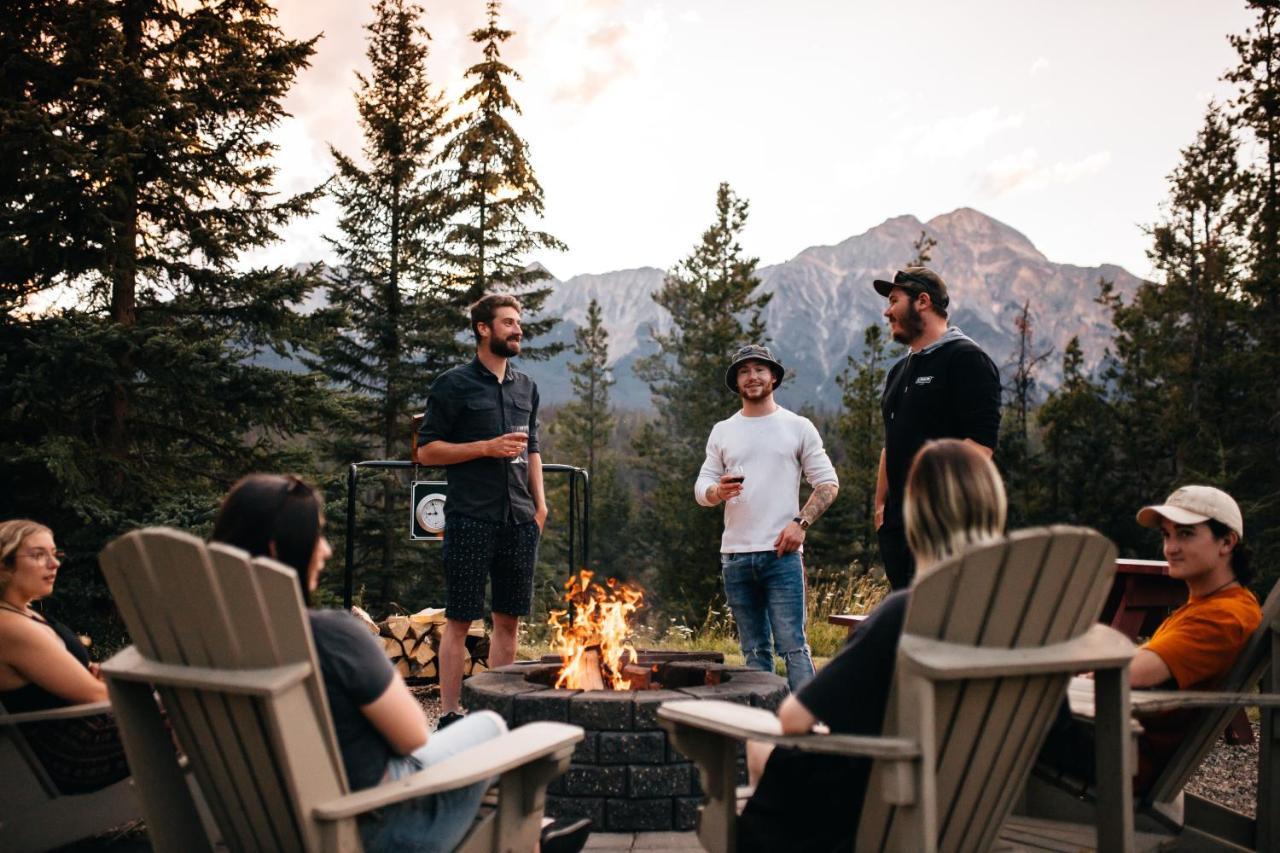 Patricia Lake Bungalows Jasper Luaran gambar